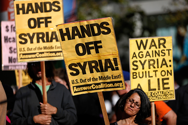 Активисты из Нью-Йорка призывали США убрать руки прочь от Сирии и всего Ближнего Востока