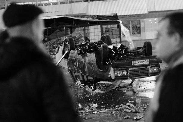 Результаты погрома на овощебазе в Бирюлево: пострадали не только люди, но и машины