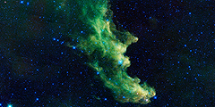 NASA обнародовало новое изображение туманности Голова Ведьмы, полученное с помощью инфракрасного космического телескопа WISE. Туманность весьма своеобразной формы светит в основном за счет излучения звезды Ригель (созвездие Ориона), расположенной за верхним правым краем изображения