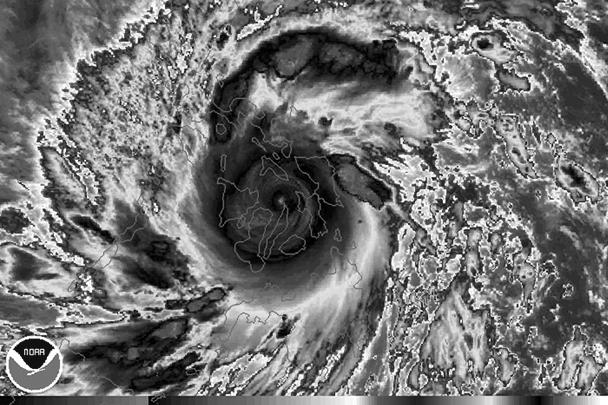А вот так выглядит тайфун на снимках Национального управления океанических и атмосферных исследований США. Его называют потенциально сильнейшим на Земле в этом году