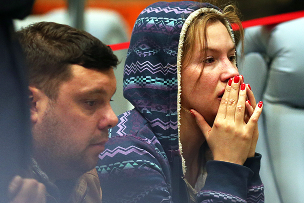 Родственники и близкие погибших не могут поверить в произошедшее, многие из них до сих пор неотлучно находятся в аэропорту