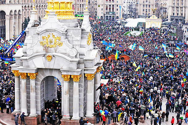 В воскресенье на улицы Киева вышло от 250 тысяч  до полумиллиона человек