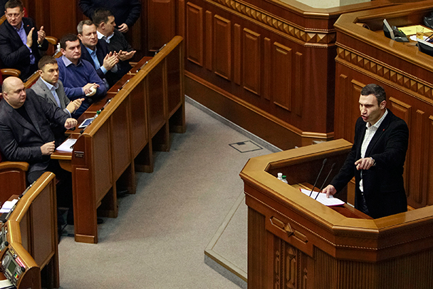 Лидер партии «УДАР» Виталий Кличко был одним из инициаторов голосования, он предложил выразить недоверие кабинету министров «за предательство украинского народа»