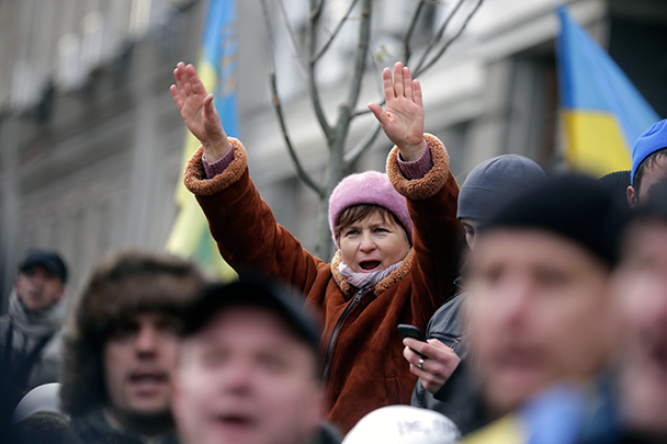 По мнению оппозиции, основанием для отставки правительства является силовой разгон Евромайдана в центре Киева в ночь на субботу