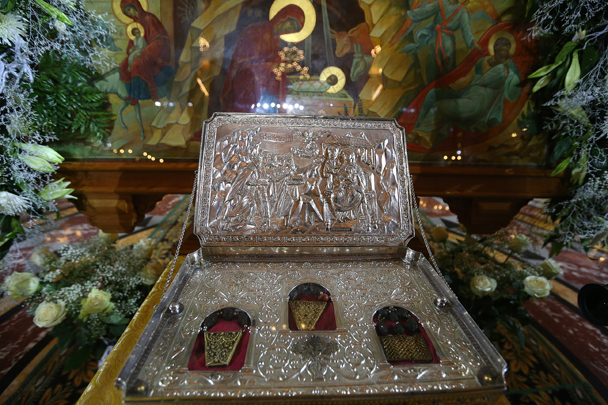 В храм Христа Спасителя в Москве к началу Рождественской службы была доставлена великая христианская святыня – Дары волхвов