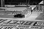 Легендарный автомобиль  «Чайка» появился на сцене церемонии открытия&#160;(фото: Reuters)