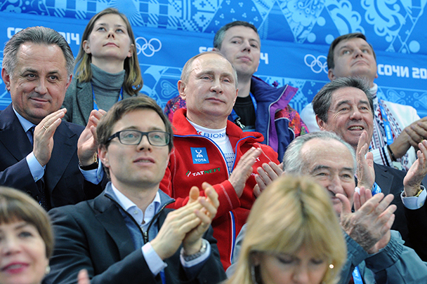Владимир Путин по достоинству оценил выступления, а позднее поздравил не только российских, но и канадских фигуристов, которые стали призерами в командных соревнованиях