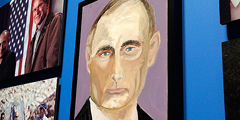 В пятницу в Далласе (штат Техас) открылась персональная выставка живописи бывшего президента США Джорджа Буша-младшего «Искусство быть лидером: личная дипломатия президента». На ней выставлены портреты 24 мировых лидеров. Среди ее экспонатов, в частности, портреты президента России Владимира Путина, британского экс-премьера Тони Блэра и Далай-ламы