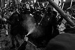 Во время драки в ход шли дубинки, огнетушители и слезоточивый газ&#160;(фото: Reuters)
