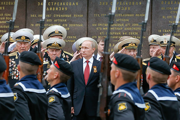 Владимир Путин отметил огромный нравственный вклад ветеранов в возвращение Крыма и Севастополя в Россию