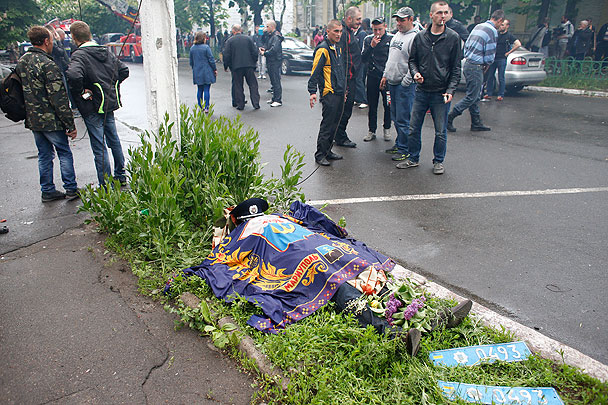 В результате силовой операции украинских силовиков погиб местный милиционер