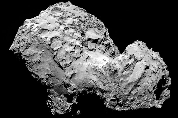 Космический аппарат стабилизировался на расстоянии порядка 100 км от поверхности кометы. На фото – первые сделанные снимки