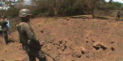 Возле аэропорта столицы Никарагуа Манагуа упал небольшой метеорит. На месте падения образовался кратер диаметром 12 метров и глубиной – пять. Специально сформированная комиссия, в составе которой ученые, военные и чиновники, занимается поиском и изучением фрагментов небесного тела