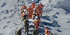 Число жертв извержения вулкана Онтакэ в Японии может превысить 30 человек
