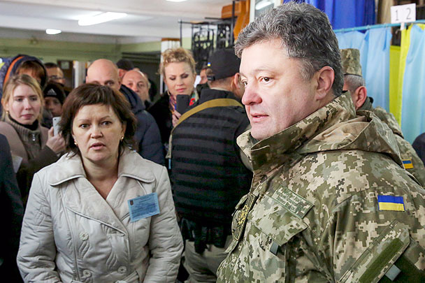 Действующий президент Украины Петр Порошенко через нынешние выборы планирует серьезно увеличить число своих сторонников во власти