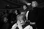 Многие из пришедших на концерт не скрывали своих слез&#160;(фото: Михаил Почуев/ТАСС)
