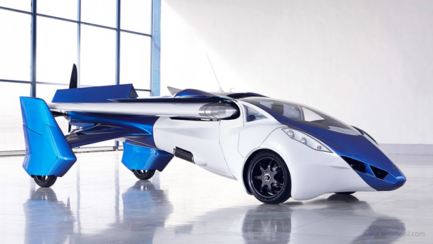 На фестивале инноваций Pioneers Festival в Вене представили первый в мире летающий автомобиль AeroMobil 3.0. Прототип аэромобиля разрабатывался в течение последних 24 лет. С октября этого года транспортное средство находится на стадии летных испытаний в реальных погодных условиях