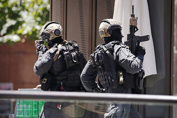 Уровень террористической угрозы был поднят в Австралии в сентябре этого года, после ряда заявлений в адрес этой страны со стороны группировки ИГ