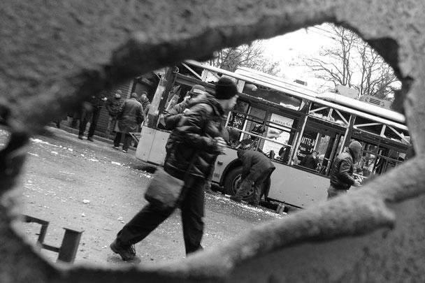 Это не первый случай, когда украинские снаряды попадают в остановки общественного транспорта