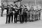 Помимо американцев и собственно эстонцев в параде в Нарве приняли участие британские (на фото) военнослужащие и их коллеги из Нидерландов&#160;(фото: Reuters)