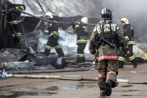 Пожар повлек значительный материальный ущерб: полностью сгорело множество торговых павильонов, владельцы которых не успели спасти свой товар