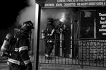 После возникновения массовых пожаров губернатор штата Мэрилэнд Лари Хоган объявил в городе чрезвычайное положение&#160;(фото: Jim Bourg/Reuters)