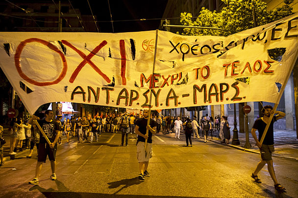 В свете референдума, пожалуй, самым популярным лозунгом греков стало OXI, что в переводе на русский означает «нет»