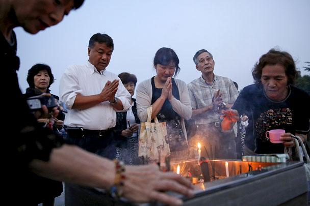 Памятные мероприятия в Хиросиме проводятся в Мемориальном парке мира, расположенном недалеко от эпицентра взрыва