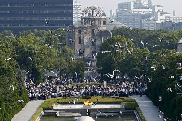 Абэ рассказал, что на Японию возложена миссия донести до мирового сообщества, что отказ от ядерного оружия необходим для сохранения мира на земле