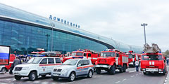 В одном из помещений московского аэропорта Домодедово в четверг утром произошел пожар. МЧС довольно быстро справилось с огнем, но работа транспортного узла была нарушена: задержаны порядка 60 рейсов, эвакуированы 3 тыс. человек