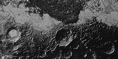 Космический зонд New Horizons передал на Землю самые подробные и четкие снимки Плутона за всю историю межпланетных наблюдений. На них видно, что рельефы и ландшафты на поверхности этой карликовой планеты чрезвычайно разнообразны