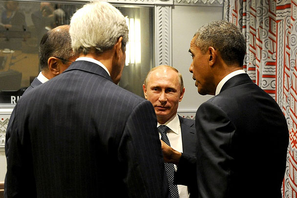 Вместе с президентами Путиным и Обамой в переговорах участвовали министр иностранных дел России Сергей Лавров и госсекретарь США Джон Керри