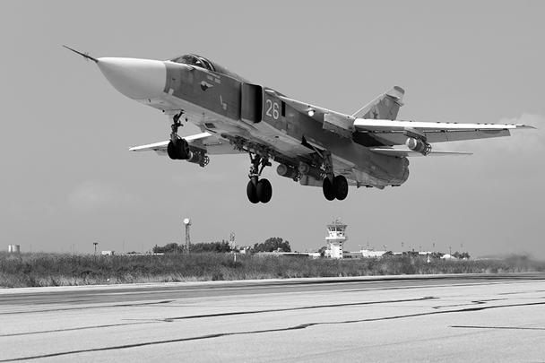 Су-24М – первый отечественный тактический самолет, оснащенный системой дозаправки топливом в полете