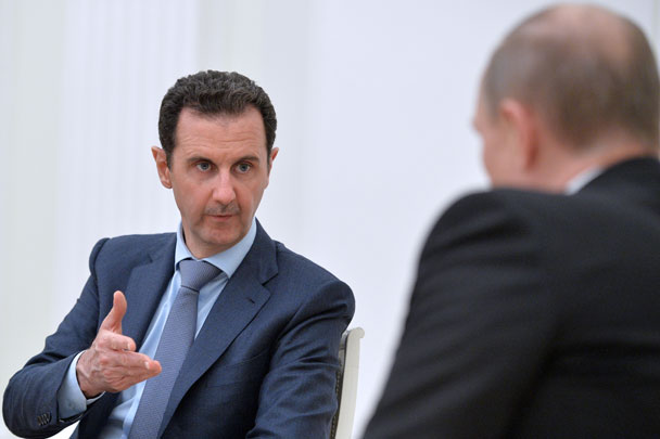 Именно политические шаги России, сделанные с самого начала кризиса в Сирии, не дали событиям в стране развиться по трагическому сценарию, подчеркнул Асад