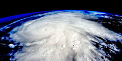 НАСА опубликовало фотографии остатков поставившего новые рекорды по скорости ветра за последнее тысячелетие урагана «Патрисия», потерявшего свою силу в результате столкновения с областью низкого давления над Мексикой