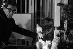 Посол Франции в России Жан-Морис Рипер возложил цветы к посольству в Москве в память о погибших в результате серии террористических атак&#160;(фото: Владимир Астапкович/РИА "Новости")