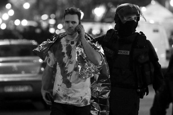 Серия терактов в Париже стала крупнейшей атакой боевиков за всю истории Франции 
