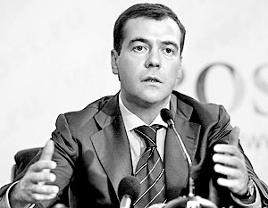 Медведев обещает провести выборы