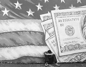Доллары США теперь раздают практически всем и даром