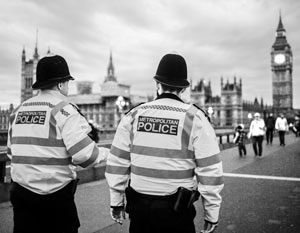 Лондон не только выдает беглых российских преступников - но и требует за это деньги