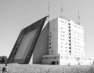 Численность военного контингента РФ в Белоруссии оценивается в 800 человек, службу они несут на 43-м узле связи ВМФ России и на РЛС «Волга»