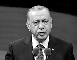 Обычно Эрдогана характеризуют как «диктатора», «исламиста» и «имперца», хотя еще недавно он был «прозападным демократом»