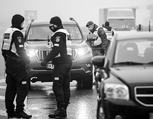 Блокпосты полиции при въезде в города – отличительная особенность сегодняшней Литвы