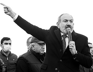 «Власть в нашей стране принадлежит народу», – заявил Пашинян перед митингом