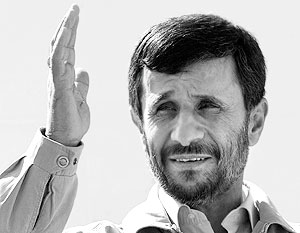 Президент Ирана Махмуд Ахмадинежад в понедельник прибыл в Нью-Йорк для участия в 62-й сессии Генеральной Ассамблеи ООН, которая открылась 18 сентября