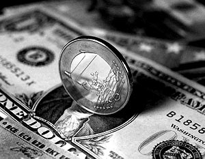 Доллар обвалился по отношению к евро