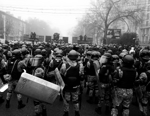 Казахстанские силовики продолжают подавлять беспорядки