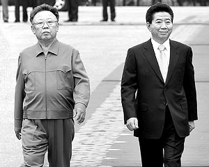 Во вторник президент Южной Кореи Но Му Хен прибыл в Пхеньян на встречу с северокорейским лидером Ким Чен Иром