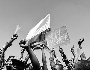 Митингующие в Буркина Фасо проклинали Францию и призывали Россию