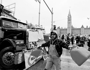 Дальнобойщики довели канадское правительство до временной отмены демократии